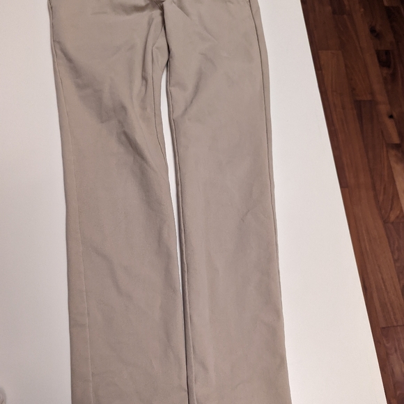 The Gap Khaki pants for boys. - Picture 2 of 4